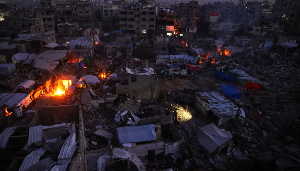 الجهود المصرية-القطرية تنجح في إدخال معدات إعادة إعمار إلى قطاع غزة