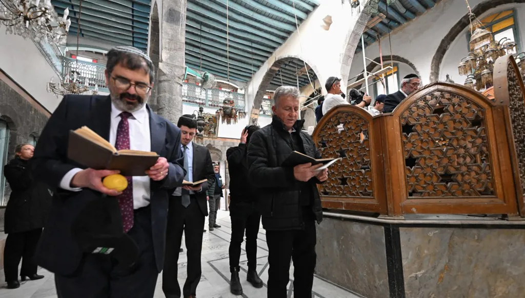 يهود سوريون يعودون إلى دمشق بعد عقود من فرارهم