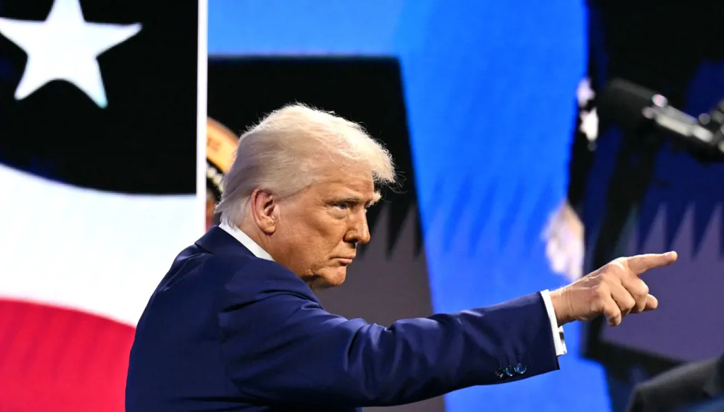 ترامب يأمر بوقف التمويل الفيدرالي للمهاجرين غير النظاميين