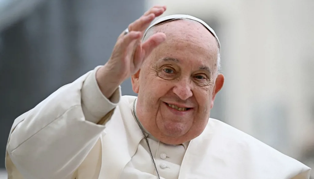 الفاتيكان: "تحسن طفيف" في الحالة السريرية للبابا