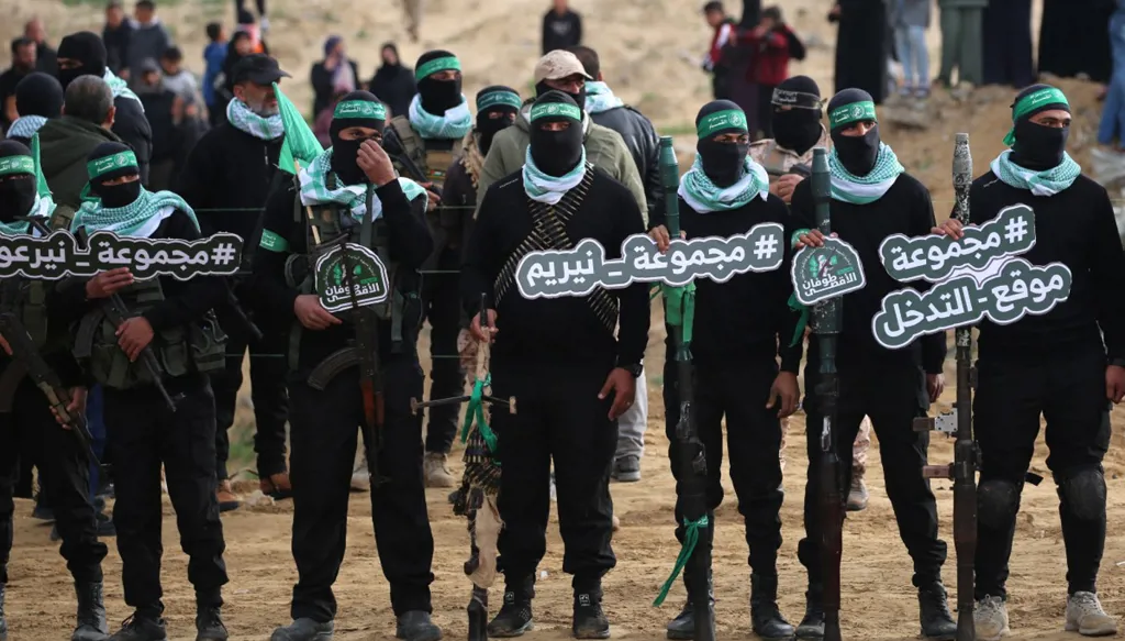 "حماس" تعلن أسماء 6 رهائن ستفرج عنهم غداً... "نرفض تهديدات نتنياهو"