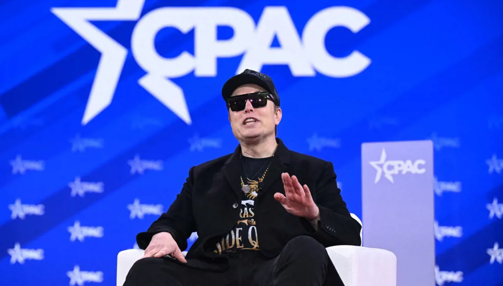 ماسك: على الموظفين الفدراليين توضيح مهامهم أو خسارة وظائفهم