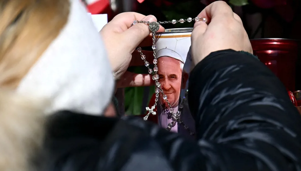 الحرس السويسري ينفي شائعات التحضير لجنازة البابا فرنسيس