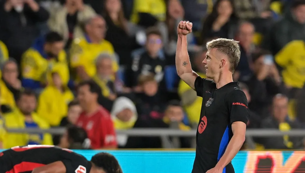 برشلونة يستعيد الصدارة بثنائية أمام لاس بالماس