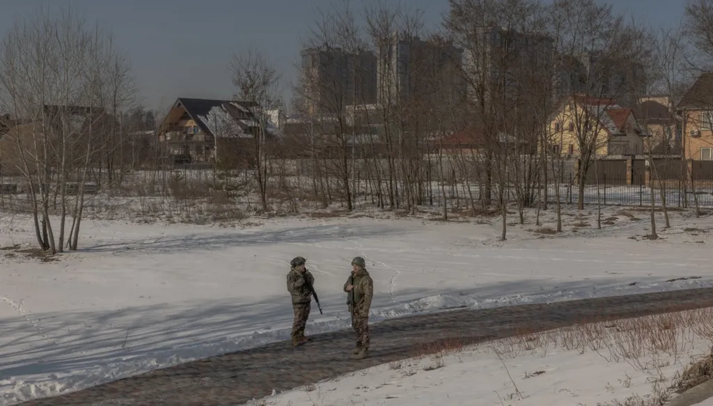 أوكرانيا تشن هجوماً قرب مدينة بوكروفسك... وروسيا تُسقط 128 مسيّرة