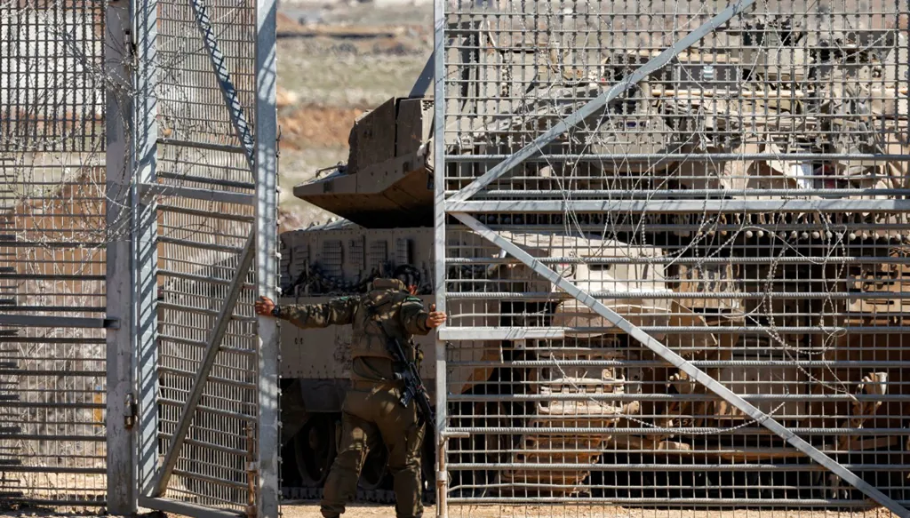 التفاوض المباشر بين سوريا وإسرائيل... بين الإنكار وغموض دور أحمد الدالاتي