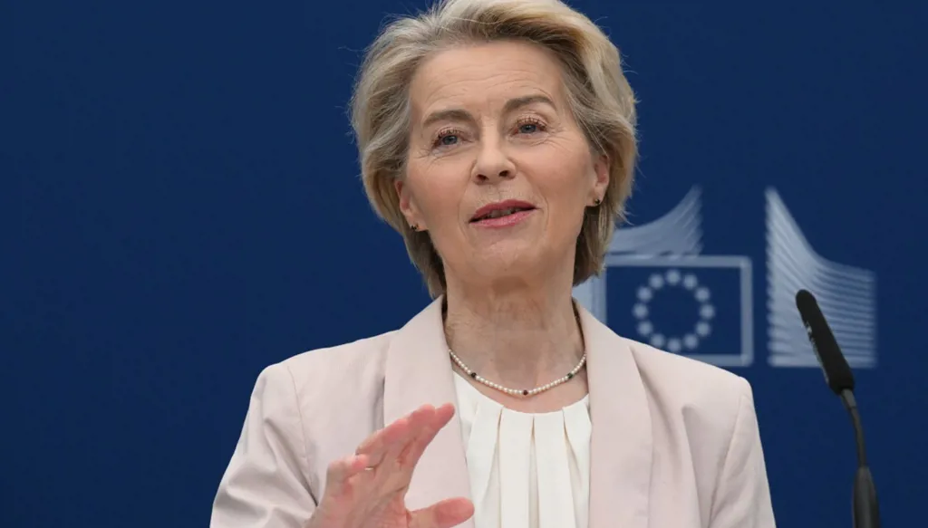 رئيسة المفوضية الأوروبية تطلع الدول الأعضاء غداً على خطط دفاعية