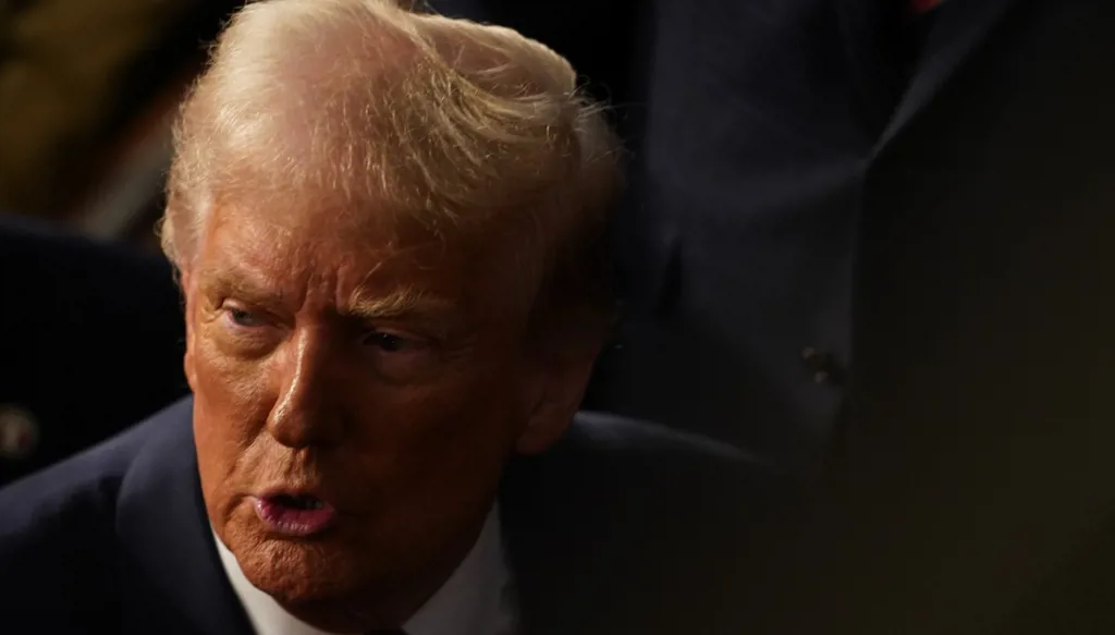 ترامب قد يفرض حظراً للسفر من دولتين إلى أميركا اعتباراً من الأسبوع المقبل