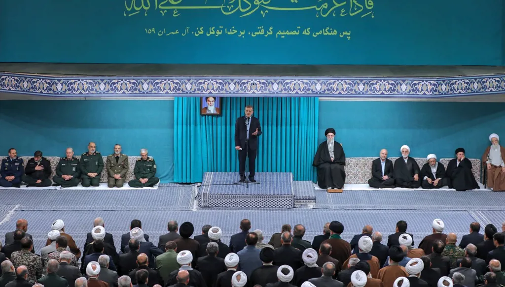 خامنئي يرفض التفاوض ولا يُغلق الباب: ماذا يريد المرشد من ترامب؟