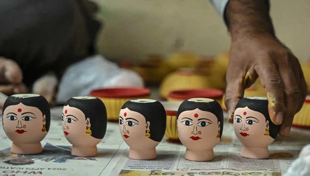 صناعة تحكي ثقافة شعب... حكايات من قلب مشاغل الألعاب الخشبية في الهند