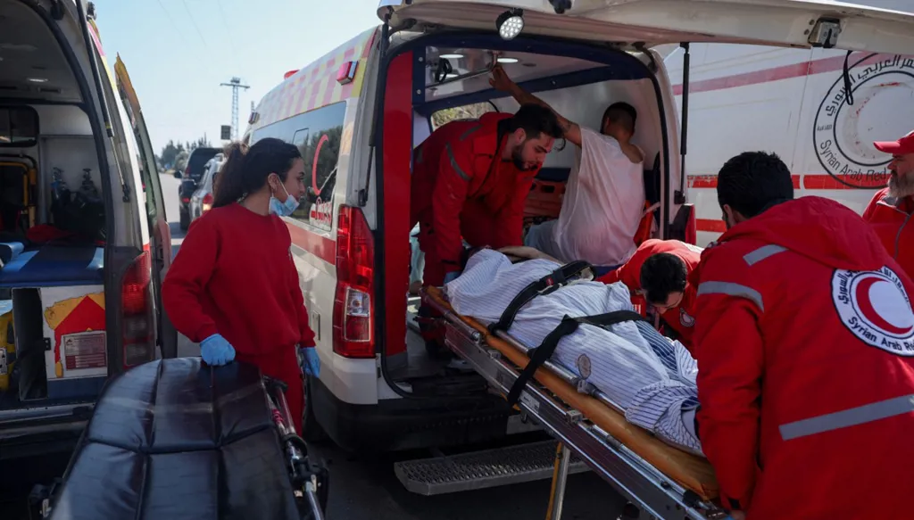 قاعدة حميميم الروسية تستضيف أكثر من 8 آلاف سوري فروا من العنف