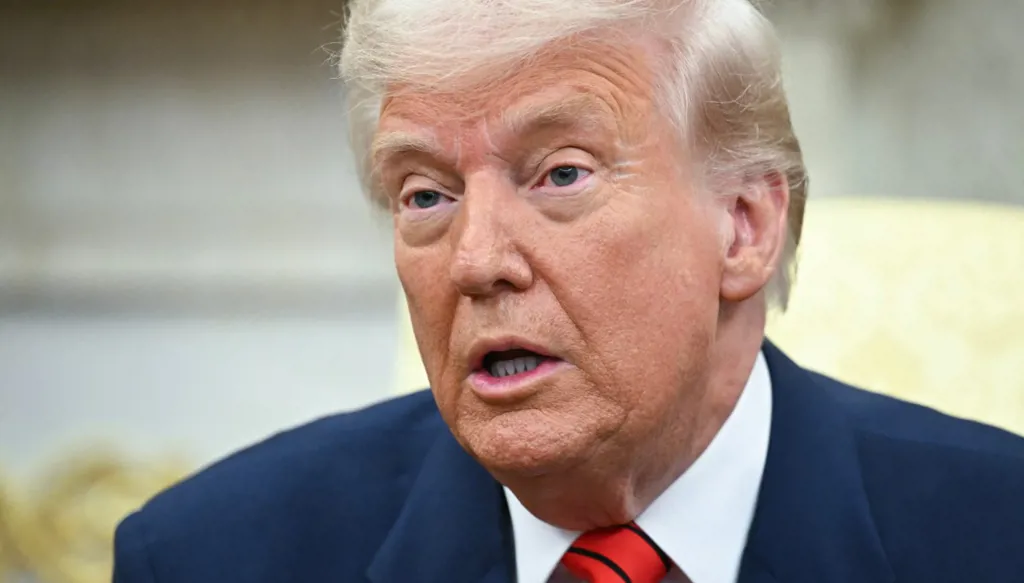 استطلاع- الأميركيون قلقون من تقارب ترامب مع روسيا