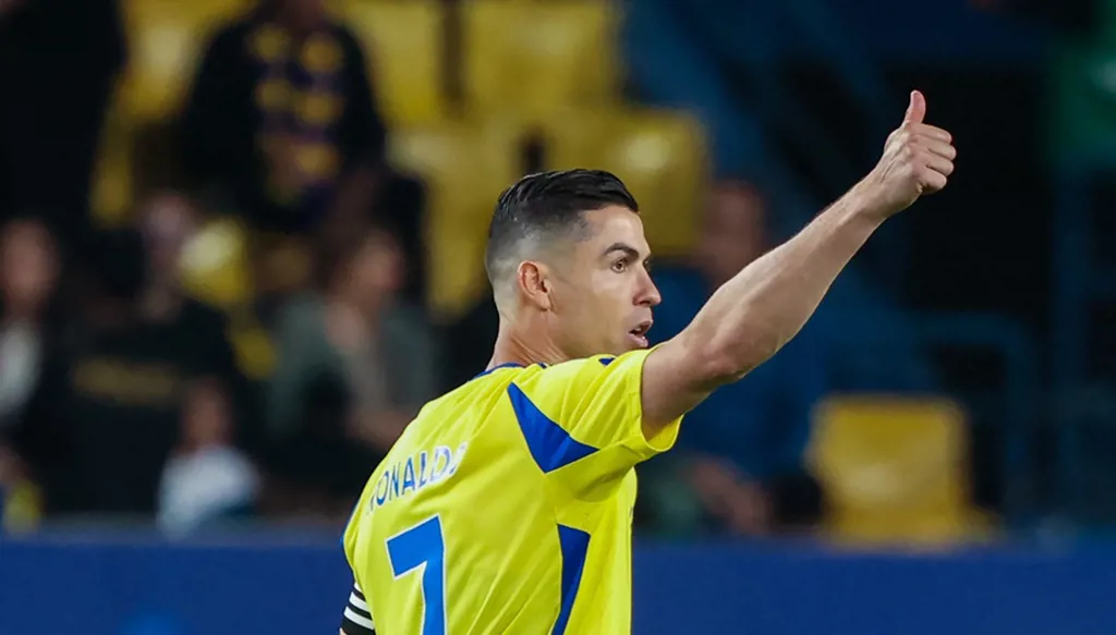 كم يبقى لرونالدو للوصول إلى هدفه الرقم 1000؟