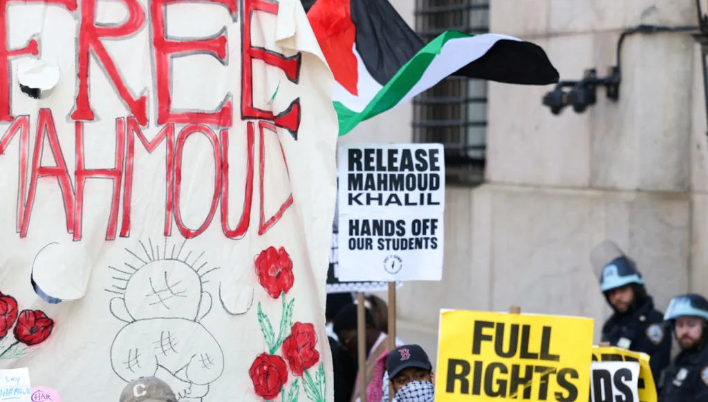 محامو الناشط خليل المحتجز بأميركا يطالبون بإطلاق سراحه بكفالة