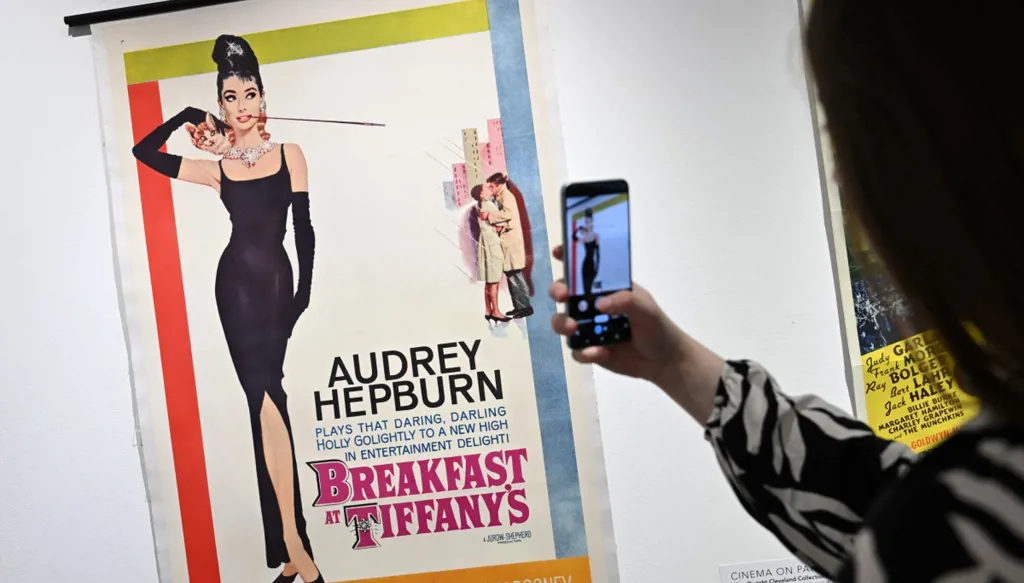 "125 عاماً من تاريخ السينما"... مزاد على ملصقات نادرة جُمِعَت خلال نصف قرن