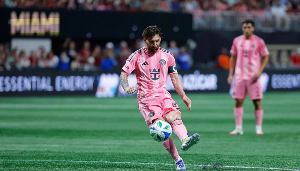 أكثر اللاعبين تتويجاً بالألقاب