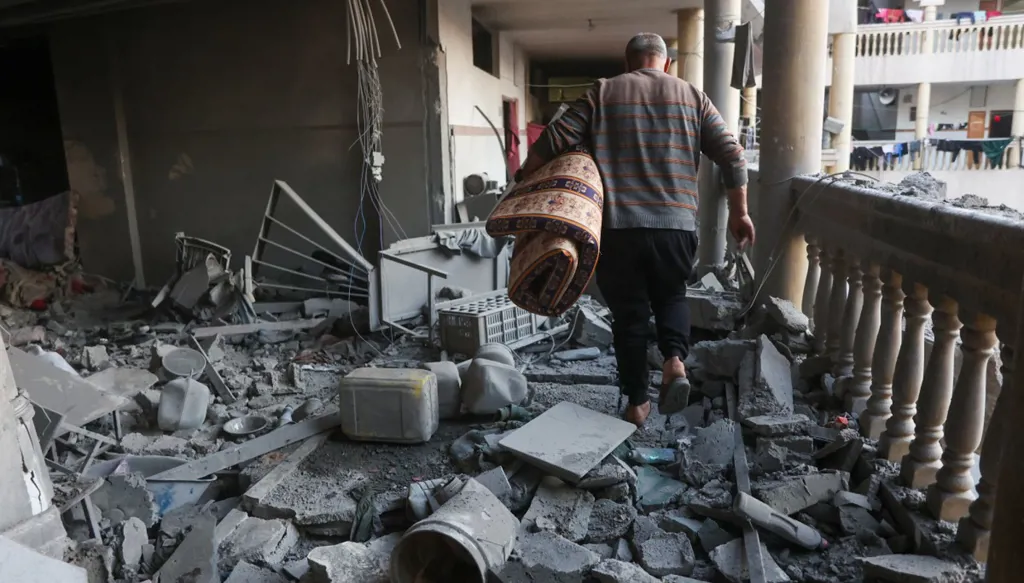 مسؤول في حماس: "الحركة تعمل مع الوسطاء للجم عدوان الاحتلال"