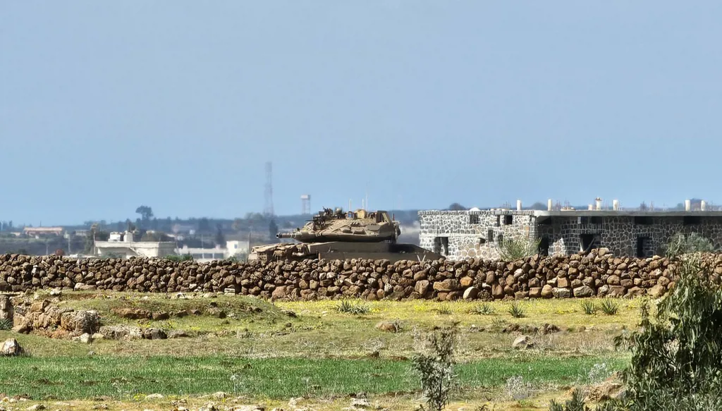 المرصد: القوات الإسرائيلية تواصل عمليات التوغل داخل سوريا