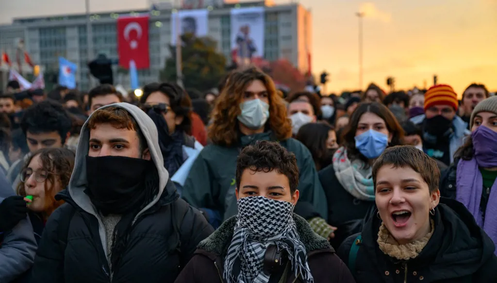 أسهم تركيا تتجه لتسجيل أسوأ أداء منذ 2008... وزير المالية: نراقب تقلبات الأسواق ونتخذ الإجراءات الضرورية