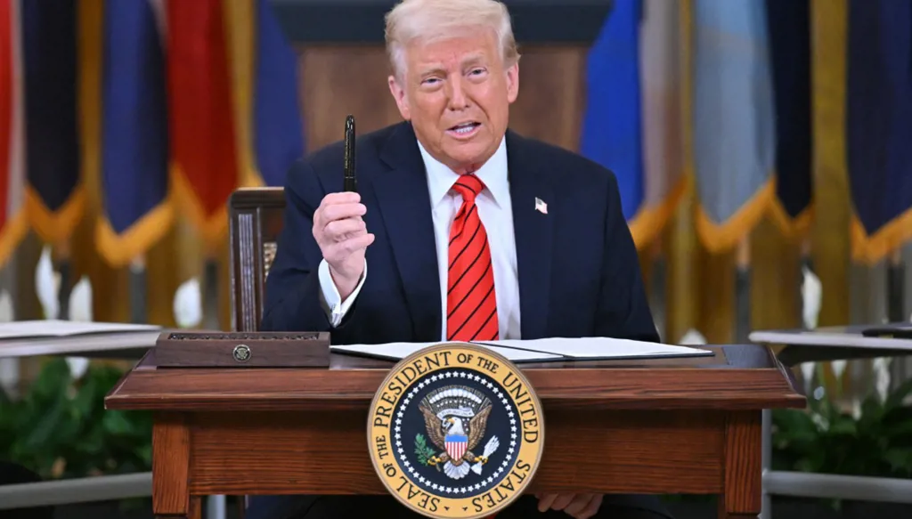 ترامب يطالب المحكمة العليا بالحدّ من صلاحيات قضائية تعرقل سياساته