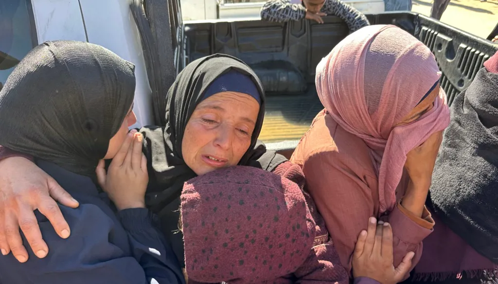 إسرائيل تطوّق حي السلطان في رفح... وقتلى في القصف الاسرائيلي المتواصل على غزة