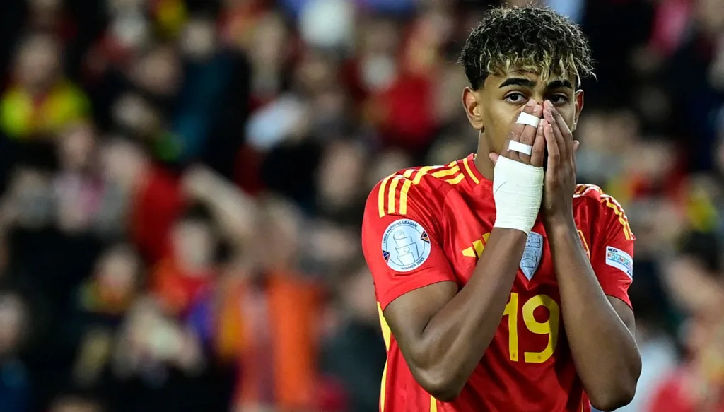 ليلة متناقضة لـ لامين يامال في دوري الأمم الأوروبية