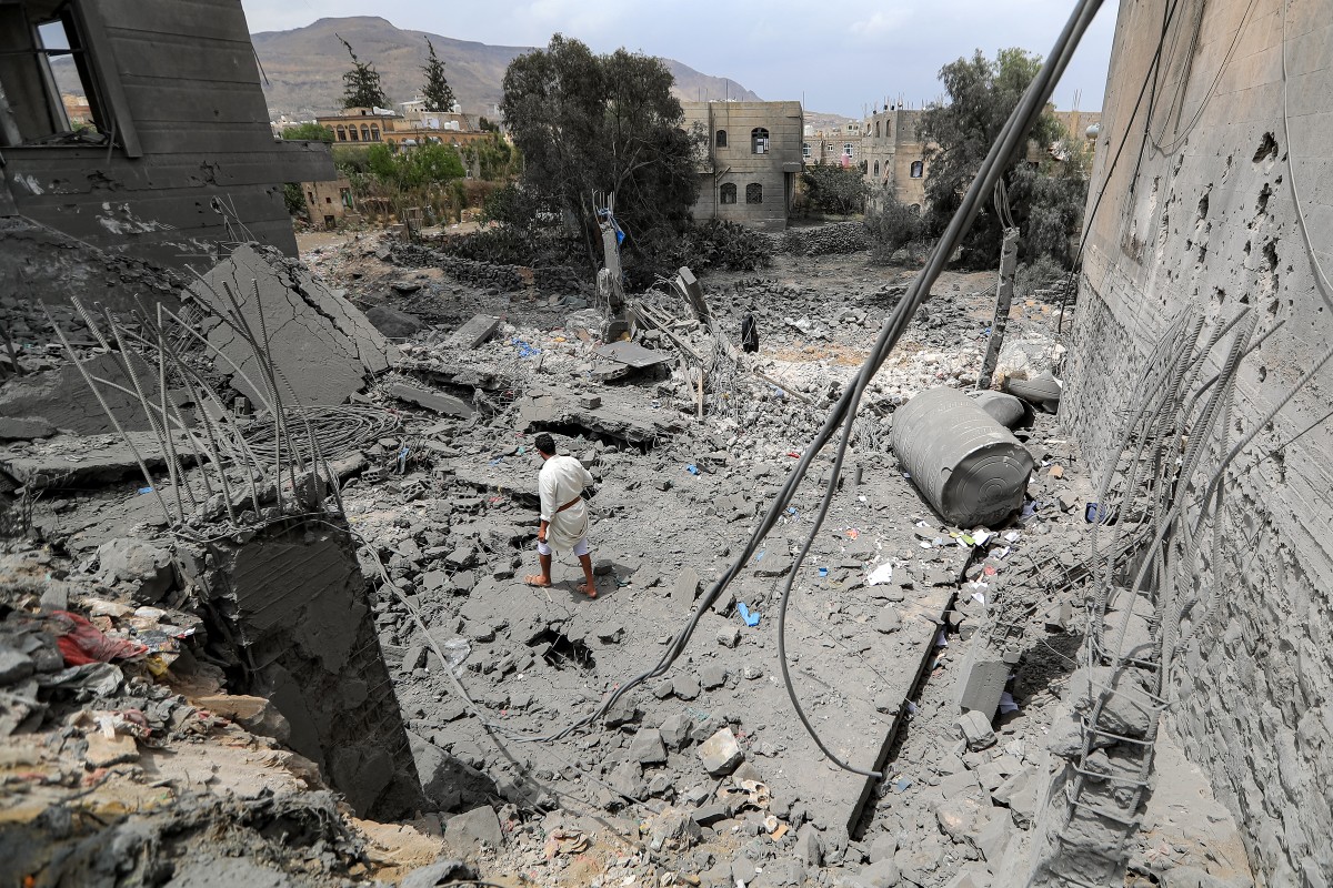 دمار جراء قصف أميركي على صنعاء، اليمن، (ا ف ب).