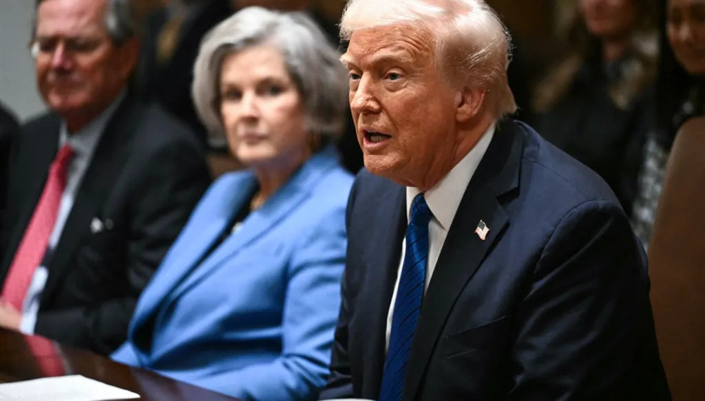 استراتيجية أو رسائل متضاربة... انقسام في إدارة ترامب حول الشأن الإيراني؟