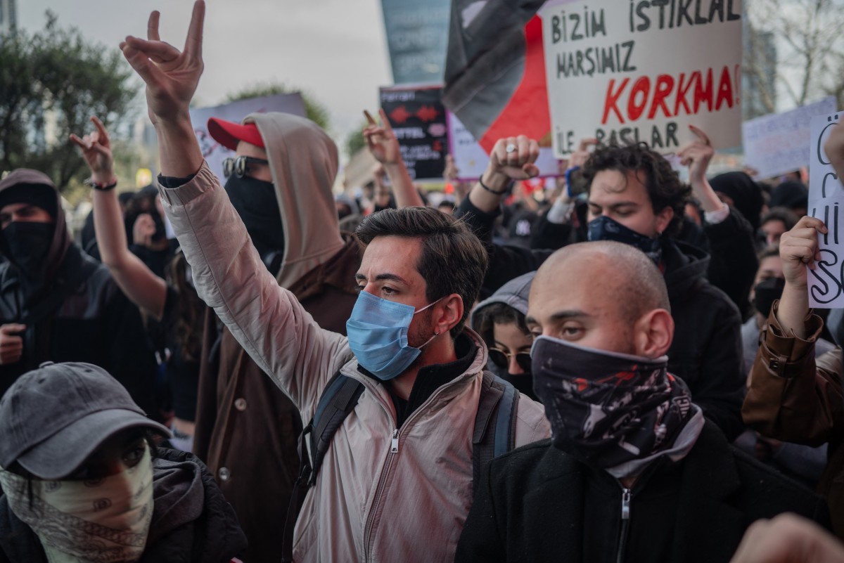 محتجون في اسطنبول (ا ف ب)