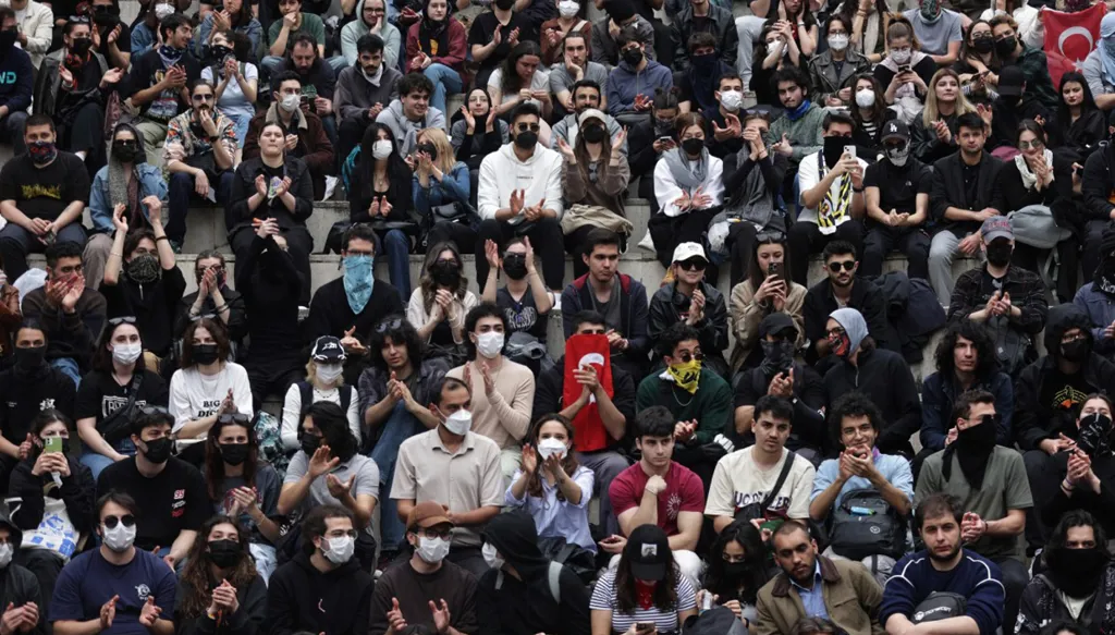 "دولة تمارس الرقابة"... وسائل تكنولوجية حديثة في تركيا لتشديد القمع