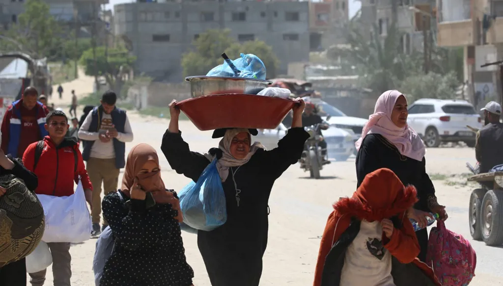 قتلى في قصف اسرائيلي استهدف وسط غزة... وأوامر بإخلاء مناطق شمال القطاع بعد رفح