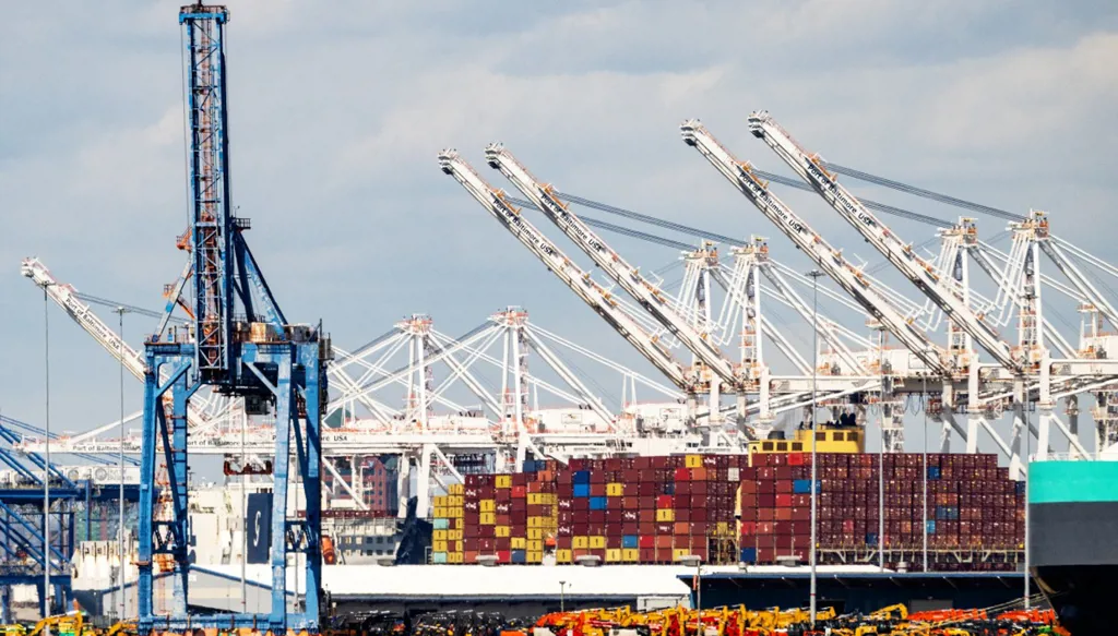 الرسوم الجمركية الأميركية... هل ستنعش الاقتصاد أم تقيده؟