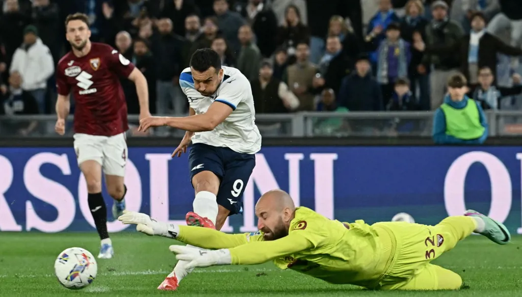 لاتسيو يواصل نتائجه المخيبة للآمال بالتعادل مع تورينو