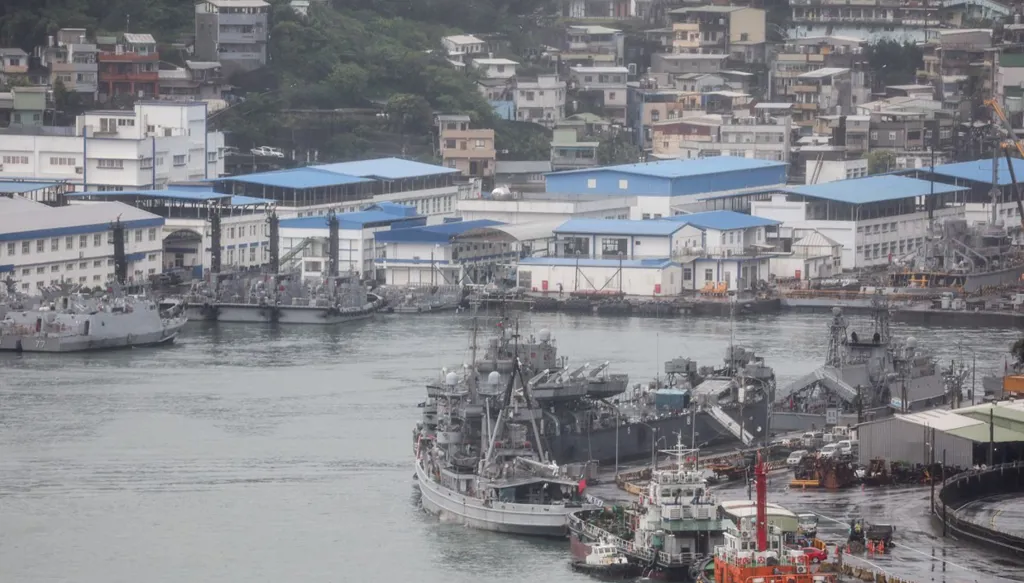 الصين تُسيّر "دوريات لإنفاذ القانون" حول تايوان... "استقلالها يعني الحرب"