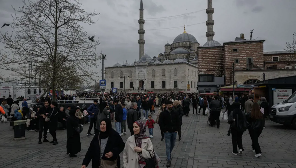 وثيقة قضائية: الشرطة التركية تعتقل صحافيين بارزين في المعارضة