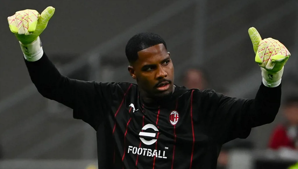 حارس ميلان يغادر المستشفى بعد إصابته القوية أمام أودينيزي