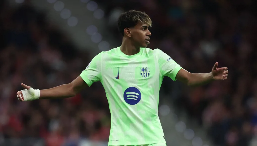 هل ينضم لامين يامال إلى أساطير "الرقم 10"؟