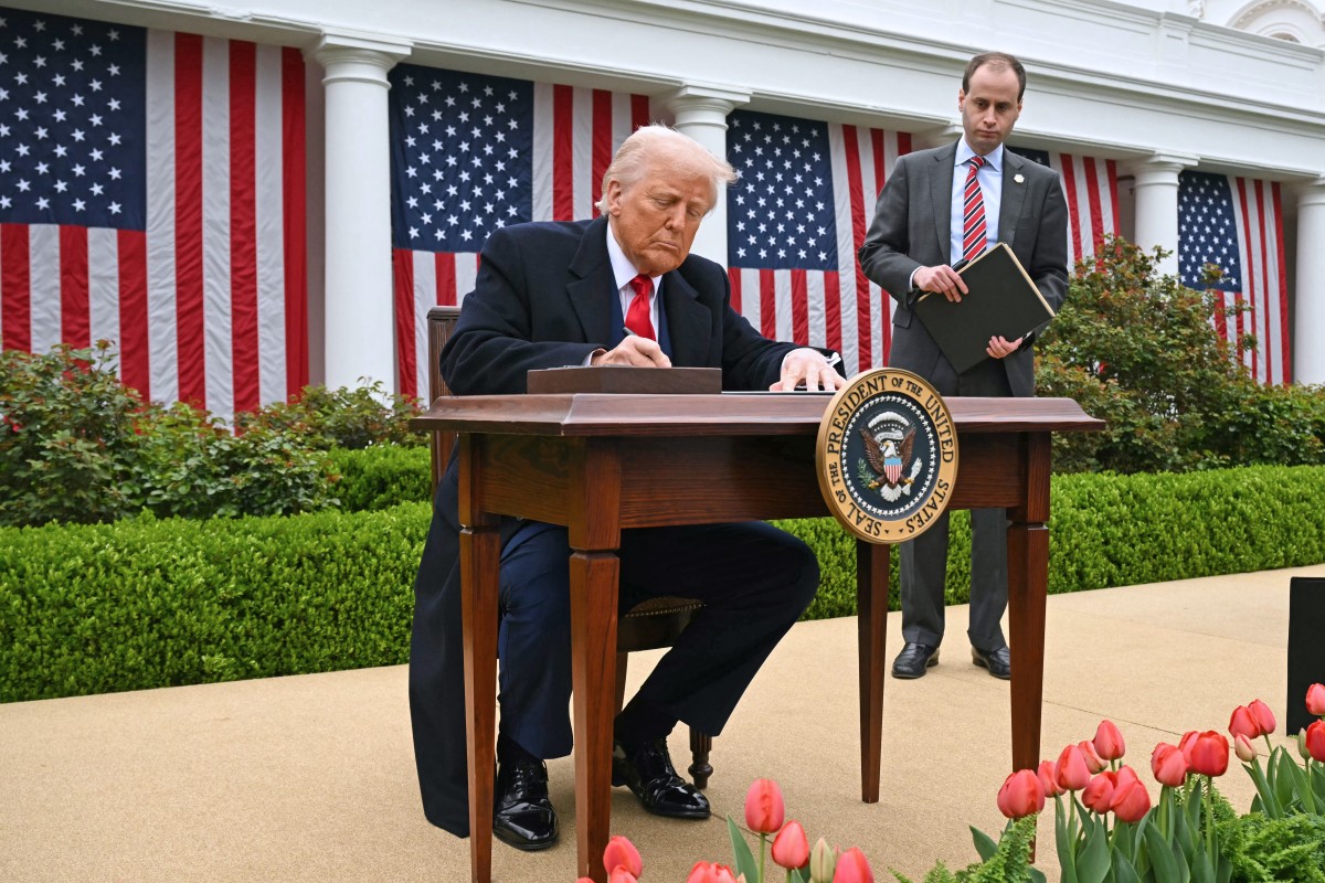 ترامب في حديقة البيت الأبيض. (أ ف ب)