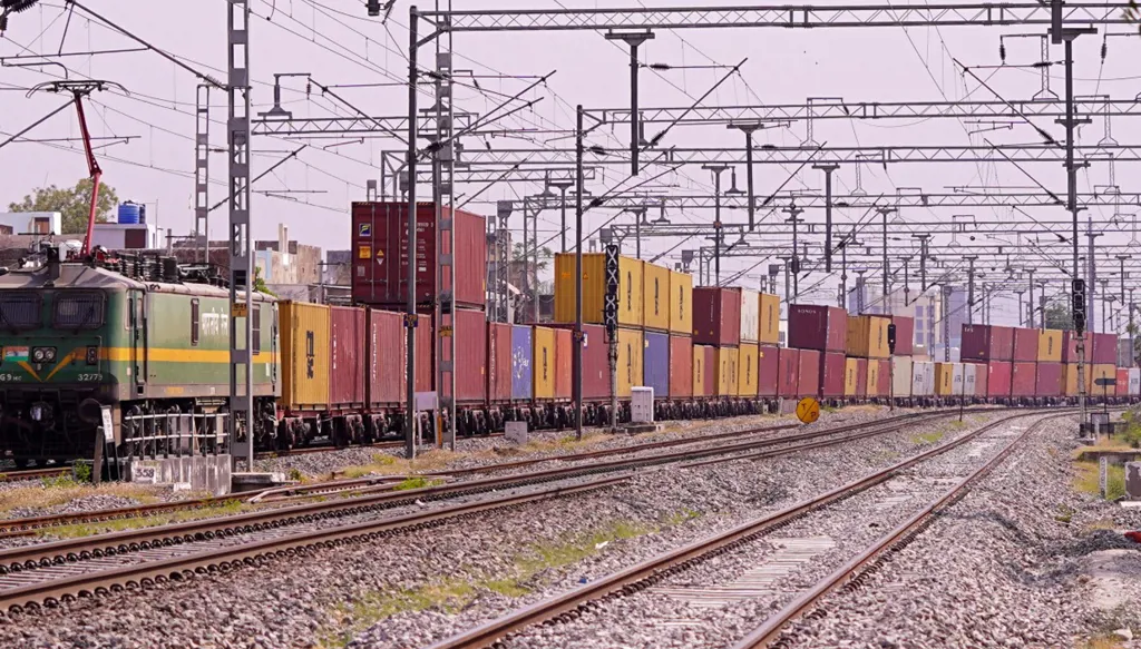 هدية ترامبية ثمينة للصين... نحو مبادرة الحزام والطريق در!