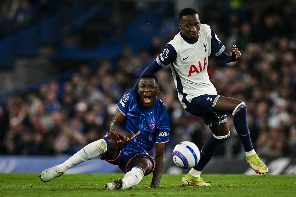 كايسيدو في مباراة تشيلسي وتوتنهام (أ ف ب)