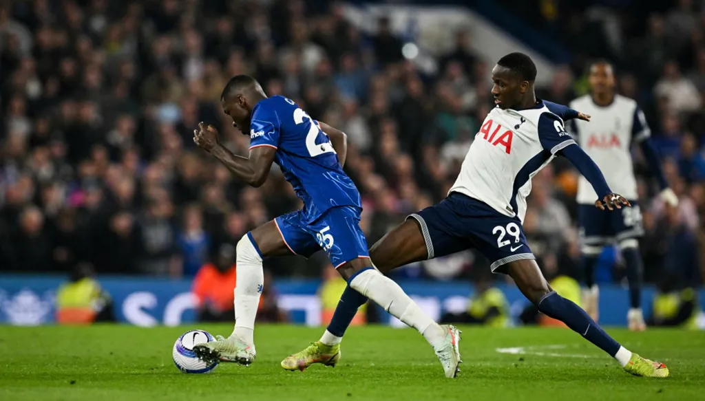 كايسيدو لاعب الارتكاز الأفضل في العالم؟