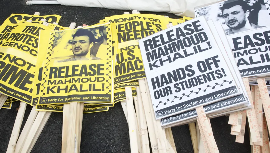 القضاء يمهل الحكومة الأميركية يوما لتقديم مسوغات ترحيل محتج مناصر للفلسطينيين