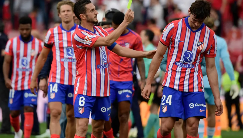 أتلتيكو يحيي آماله بلقب الدوري الإسباني بفوز قاتل على إشبيلية