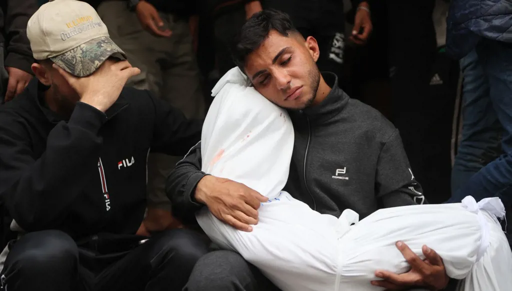 الحرب في غزة مستمرة... قتلى في قصف إسرائيلي مكثف على القطاع