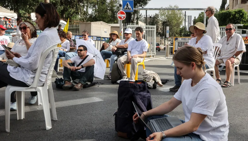 نتنياهو يتعهد في رسالة لمناسبة عيد الفصح اليهودي إعادة الرهائن