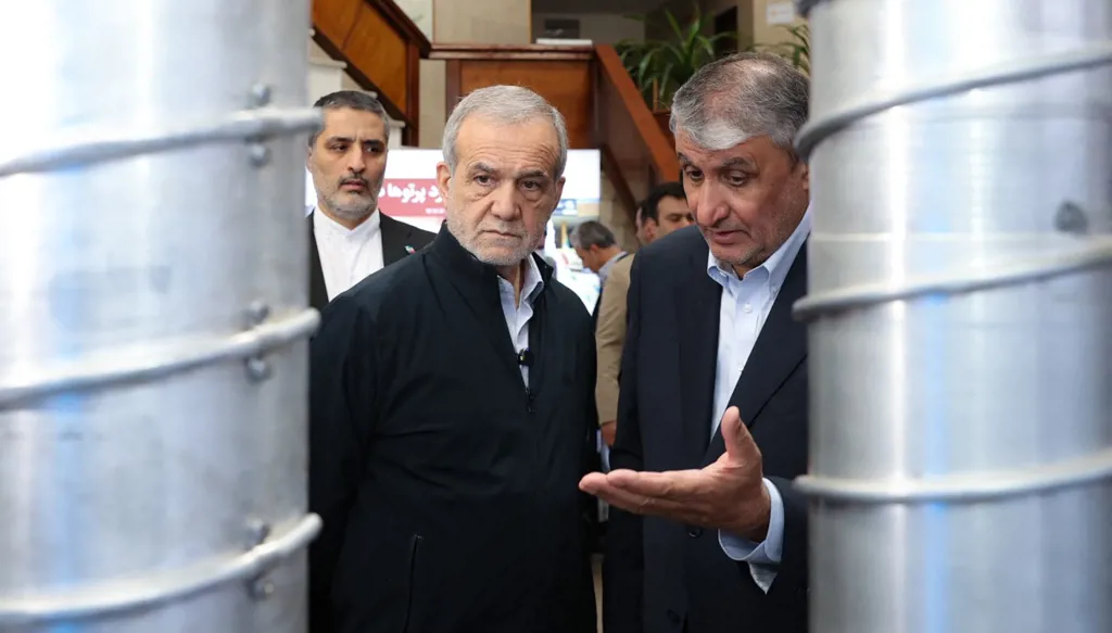 "سأموت من القلق"... إيرانيون يأملون أن تقلل محادثات الملف النووي احتمالات شن هجوم أميركي!