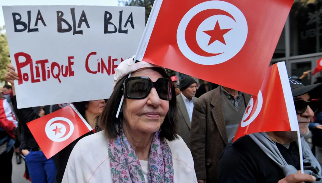 أحكام ثقيلة بحق رموز المعارضة... هل يعمّق "ملف التآمر" الأزمة السياسية في تونس؟