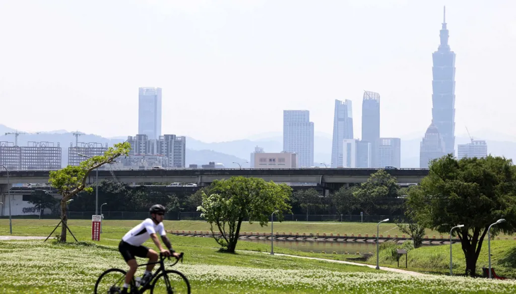 أول محادثات بين تايوان وأميركا حول الرسوم الجمركية
