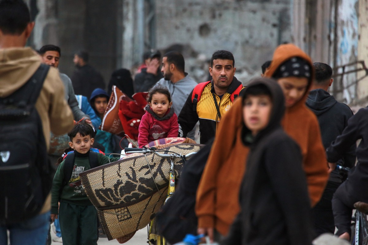 فلسطينيون في غزة. (أ ف ب)