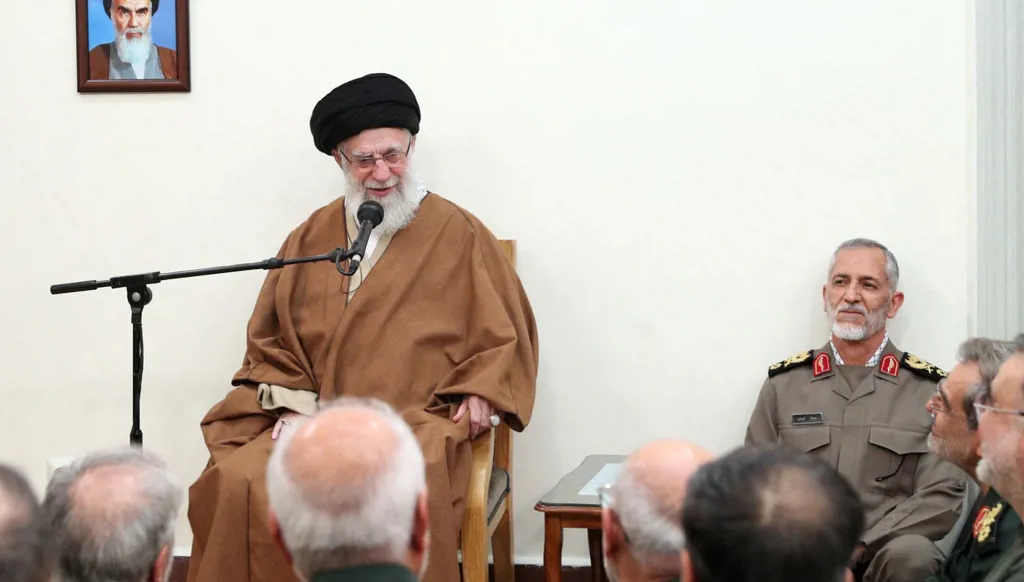 التاريخ الإنساني وحكم رجال الدين